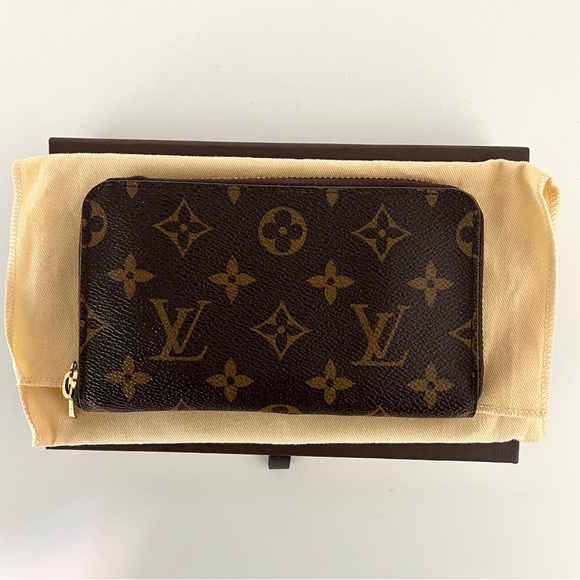 Louis Vuitton Zippy Wallet - Picture 2 of 9